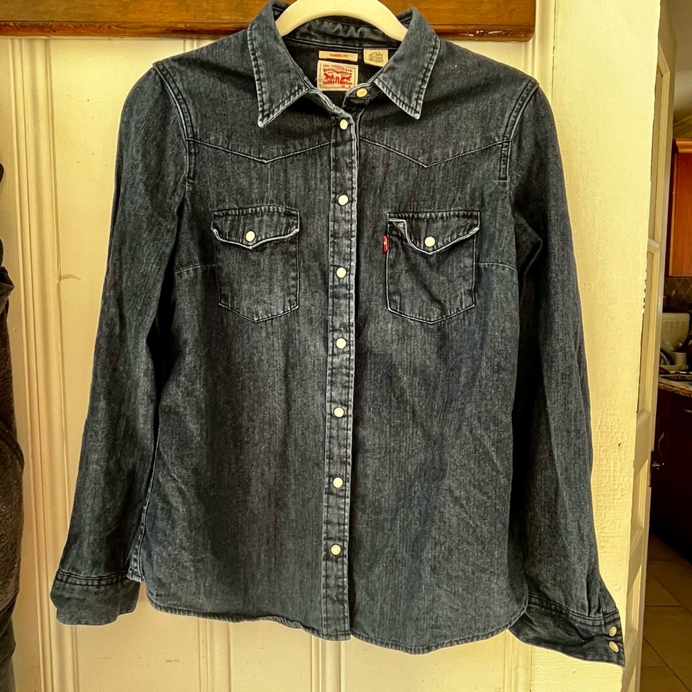 Levi's Classic Fit Denim Shirt